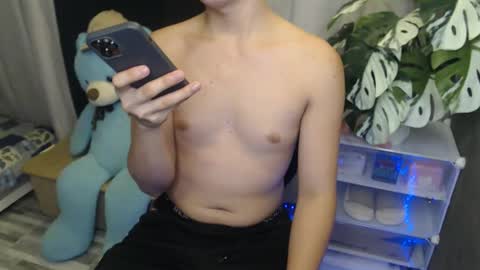 ursweet_jade online show from April 9, 6:19 am