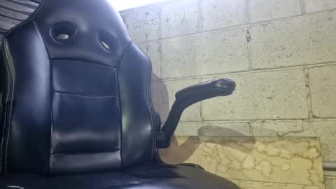 useme975 online show from December 23, 7:20 pm