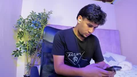 VALENTINO online show from March 1, 5:23 pm