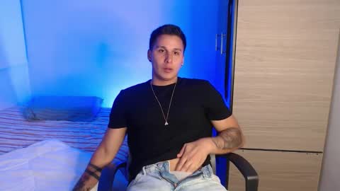 VALENTINO online show from March 25, 11:42 pm