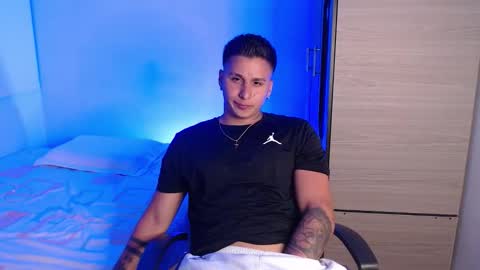 VALENTINO online show from March 16, 10:47 pm