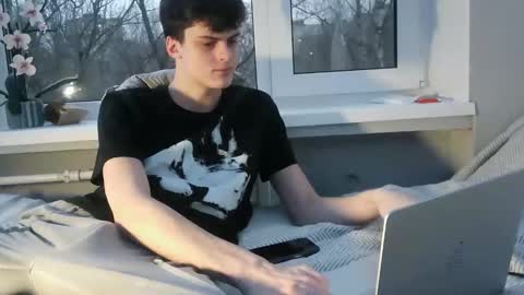 valesios online show from December 3, 1:06 pm