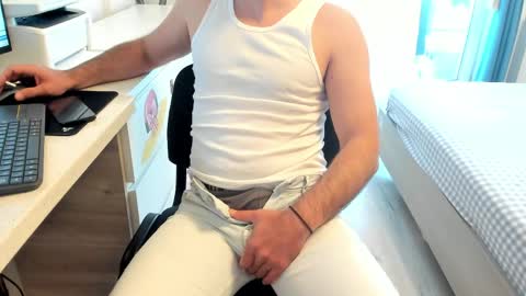 valyvalisimo online show from April 17, 6:05 am