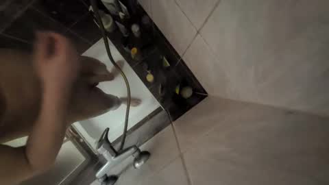 vanhelll online show from March 2, 7:30 pm