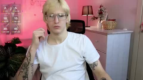 velvetbite online show from January 13, 3:49 pm