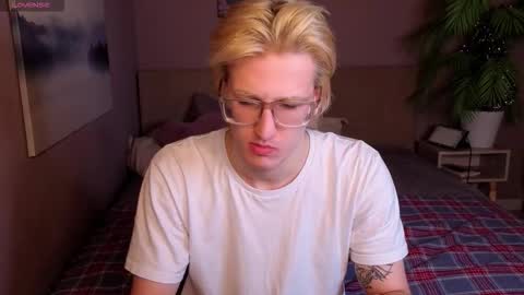 velvetbite online show from January 14, 9:18 pm