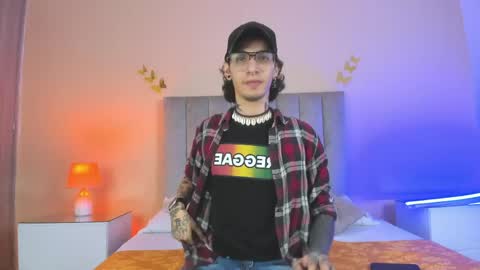 vergil_noir online show from May 17, 4:31 am
