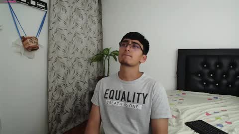 versatileguuy online show from September 28, 3:15 am