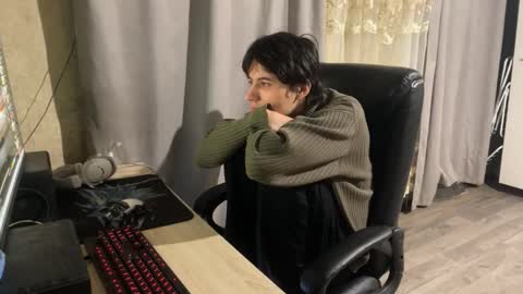 vialeras online show from December 18, 1:23 am