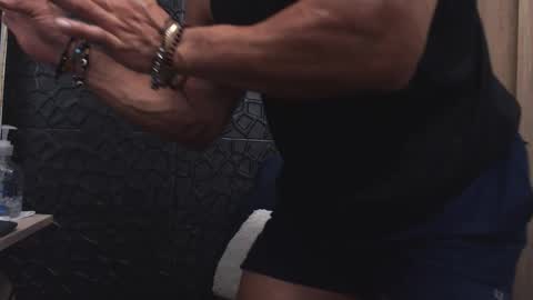 Viktor Herrera online show from November 8, 6:33 pm