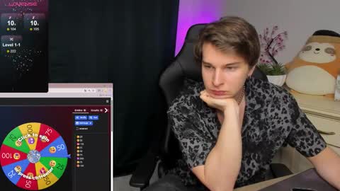 Vincent Strong online show from November 19, 8:14 am