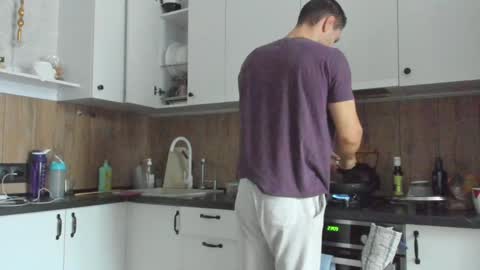 Vincent.  uncut 18cm online show from December 8, 9:13 am