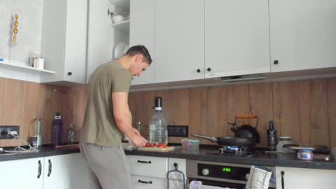 Vincent.  uncut 18cm online show from February 5, 8:54 am