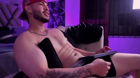 Vincent online show from December 1, 6:49 am