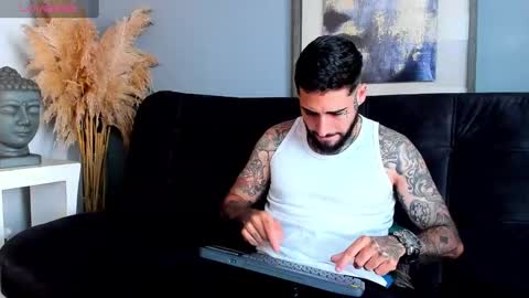Snapshot of vincentsartori chatting on October 22, 7:05 pm Vincent Sartori online show from October 22, 7:05 pm