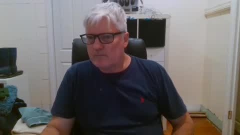 Snapshot of viper654321 chatting on December 9, 6:02 am viper654321 online show from December 9, 6:02 am