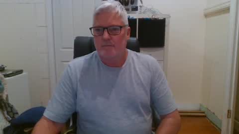 Snapshot of viper654321 chatting on February 9, 8:22 am viper654321 online show from February 9, 8:22 am