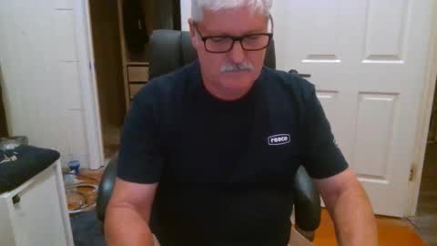 Snapshot of viper654321 chatting on October 3, 8:30 am viper654321 online show from October 3, 8:30 am