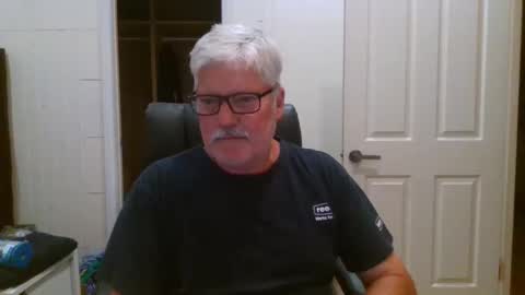 Snapshot of viper654321 chatting on October 16, 7:49 am viper654321 online show from October 16, 7:49 am