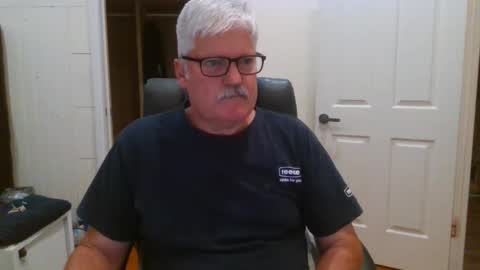 Snapshot of viper654321 chatting on September 23, 7:51 am viper654321 online show from September 23, 7:51 am