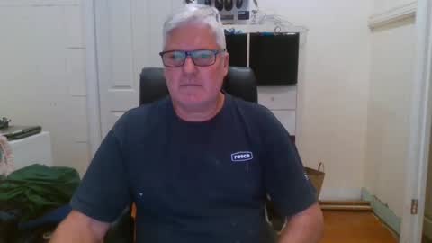 Snapshot of viper654321 chatting on February 18, 8:27 am viper654321 online show from February 18, 8:27 am