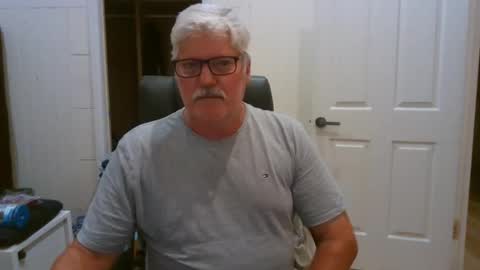 Snapshot of viper654321 chatting on October 31, 8:40 am viper654321 online show from October 31, 8:40 am