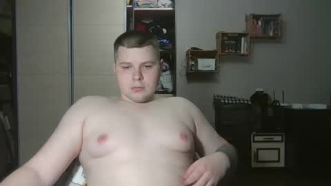 Snapshot of volshebnik_130 chatting on March 7, 8:44 pm Volshebnik1302 online show from March 7, 8:44 pm