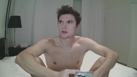 Snapshot of vouvoucouple chatting on January 30, 6:10 pm Tim online show from January 30, 6:10 pm