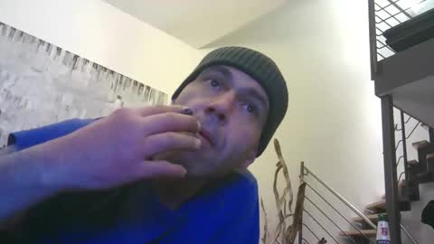 voyeuredeluxe online show from February 3, 6:40 am