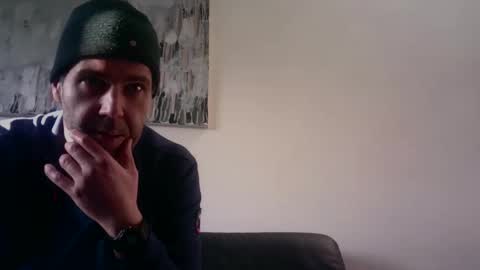 voyeuredeluxe online show from December 16, 9:16 am