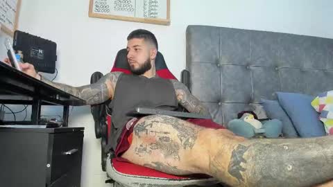 vyxen_ online show from March 20, 8:56 pm