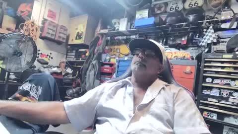 Snapshot of wakesblowinclouds chatting on September 28, 12:58 pm wakesblowinclouds online show from September 28, 12:58 pm