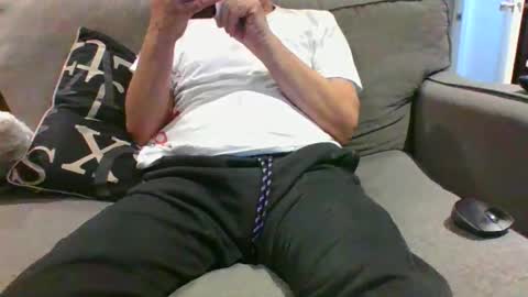 walker033 online show from December 31, 2:36 pm