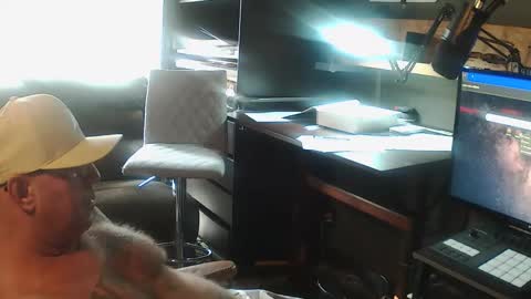 inittogetitin online show from February 1, 11:25 pm