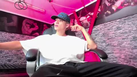 Wesley Boy online show from September 8, 11:37 pm