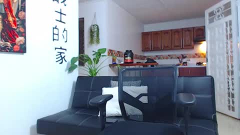 Wesley Rogger online show from March 3, 1:02 am