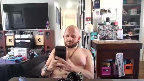 Snapshot of wheelzie chatting on March 5, 7:05 am wheelzie online show from March 5, 7:05 am