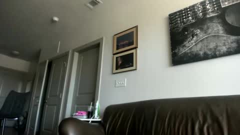 Snapshot of whitechocalate91 chatting on October 21, 6:55 pm just  str8 stud nut  1000 online show from October 21, 6:55 pm