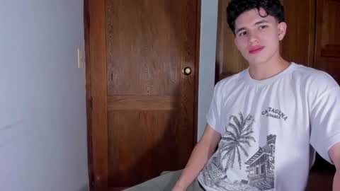 whos_he online show from January 12, 10:14 pm