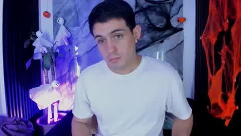 Snapshot of william_steel_ chatting on October 25, 5:09 am william_steel_ online show from October 25, 5:09 am