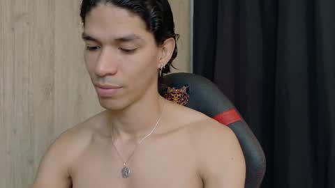 willy_veins online show from April 4, 12:07 am