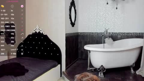 WilsonJules online show from October 18, 4:50 am