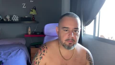 winche00 online show from May 4, 3:03 pm