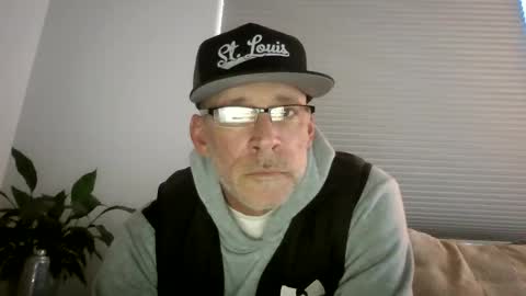 wingnutt765733 online show from March 3, 12:23 am