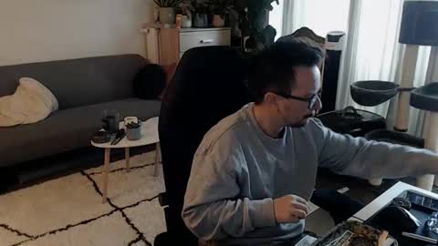 cream36 online show from October 10, 8:19 am