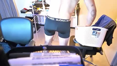 wnhz27 online show from December 24, 1:38 am