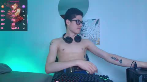  W O L F  online show from March 5, 12:12 pm