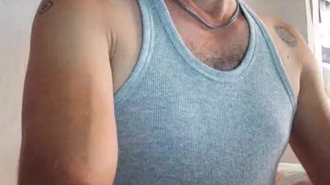 Snapshot of wolfofsea chatting on October 4, 12:27 am Luis online show from October 4, 12:27 am