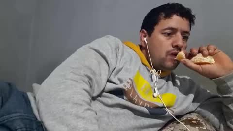 Snapshot of wolfrot chatting on January 20, 1:39 am wolf boy online show from January 20, 1:39 am