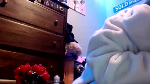 woofwolfxix online show from October 29, 6:16 am